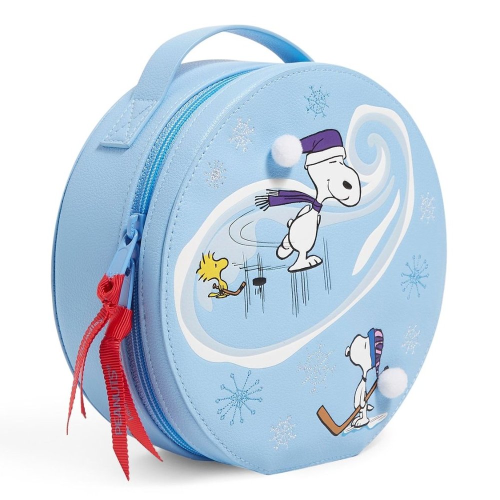 Brand New with Tags Limited Edition Very Bradley SKY SLOPE SNOOPY Cosmetic Case